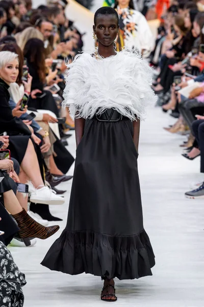 Look 28